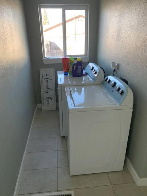 Stylish Basement Studio In Central El Paso - Very Spacious Eksteriør bilde